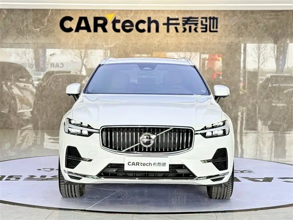 Volvo XC60 2024 B5 Luxury
