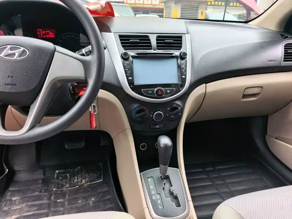 Hyundai Verna — миниатюра 13