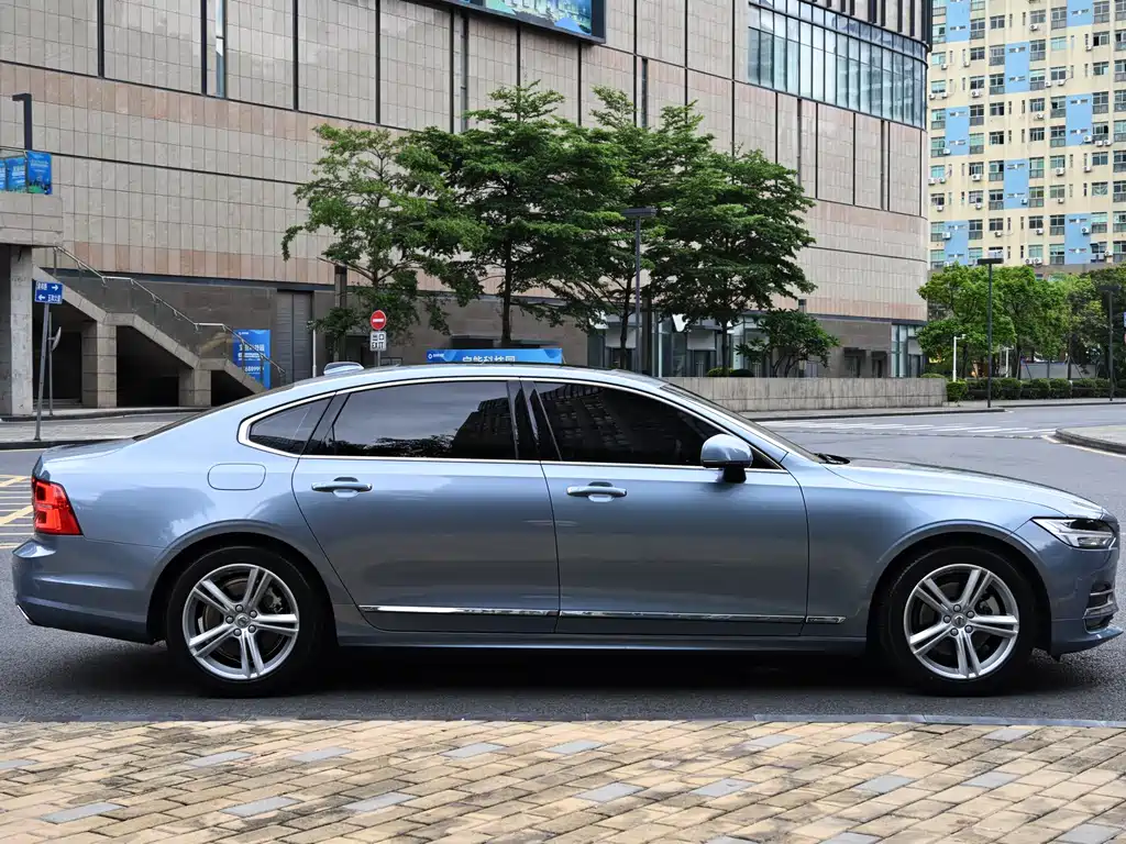 Volvo S90 2019 T5