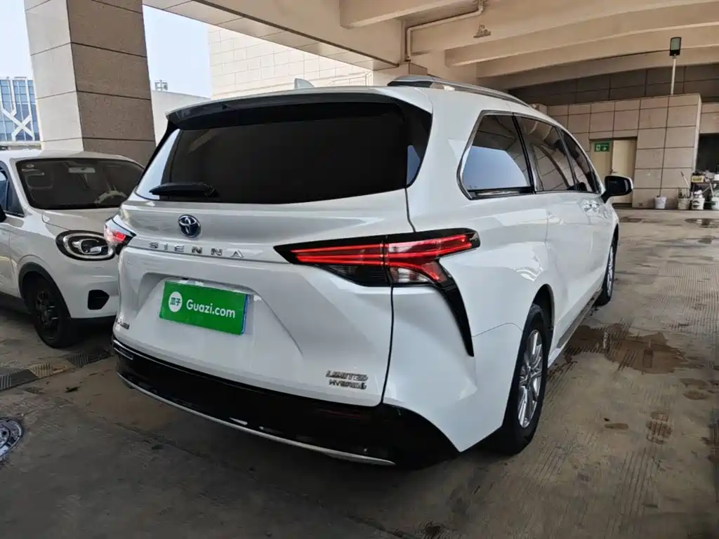 Toyota Sienna 2021 2.5L Luxury