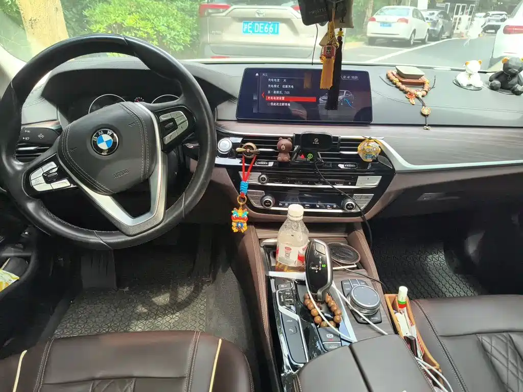 BMW 5 Series New Energy — миниатюра 6