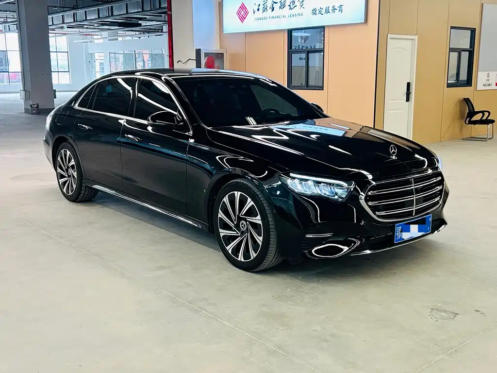 Mercedes-Benz E-Class — миниатюра 3