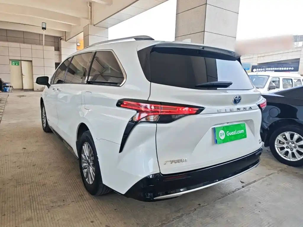 Toyota Sienna 2021 2.5L Luxury