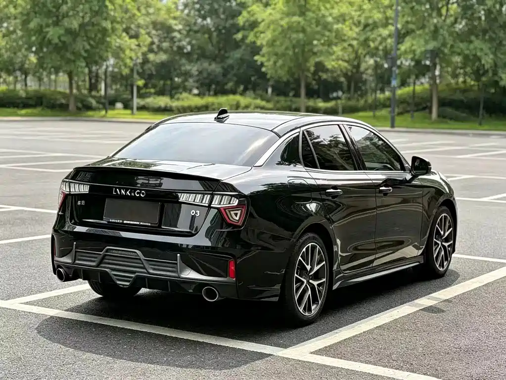 Lynk & Co 03 — миниатюра 11