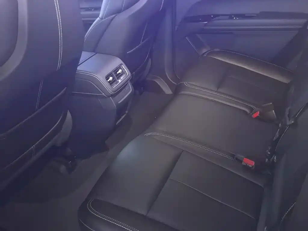 Cadillac XT5 — миниатюра 15
