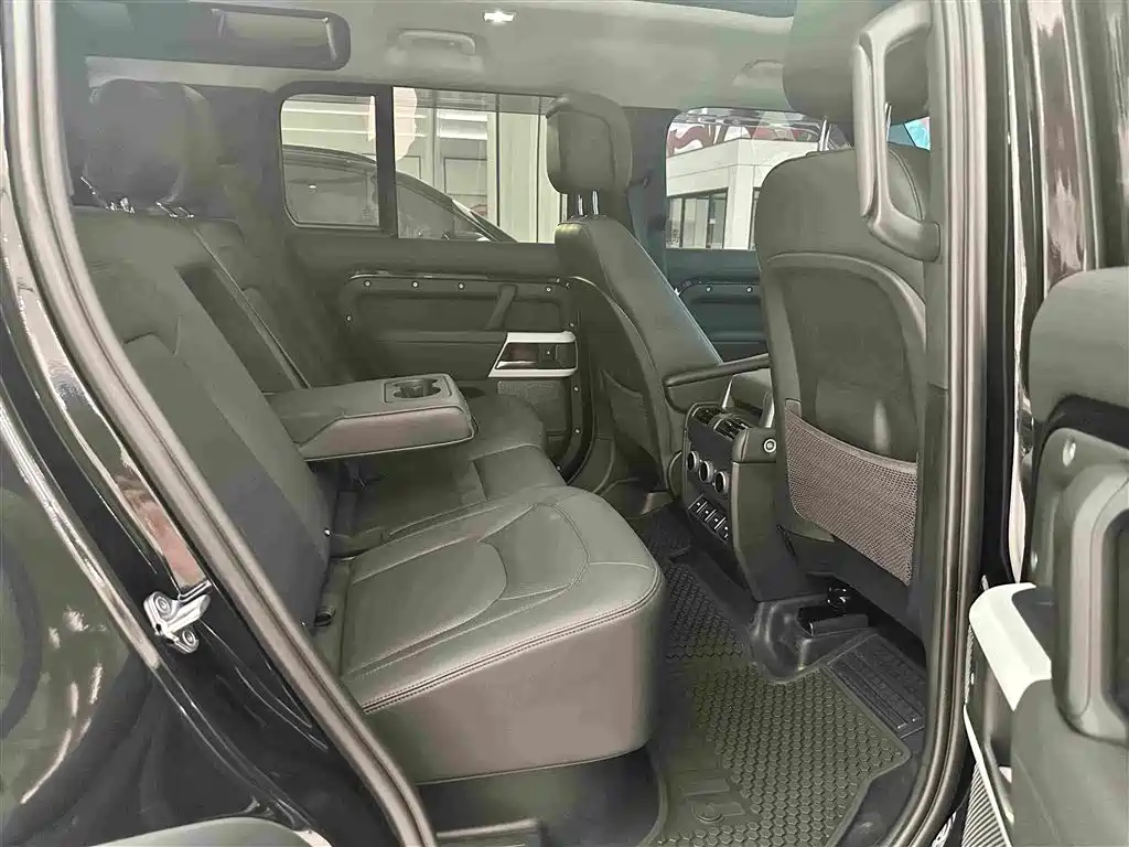 Land Rover Defender — миниатюра 14
