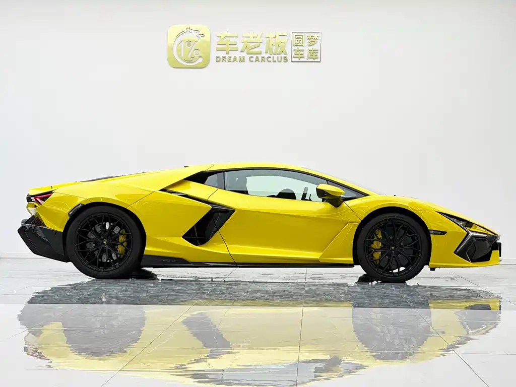 Lamborghini Revuelto — миниатюра 10