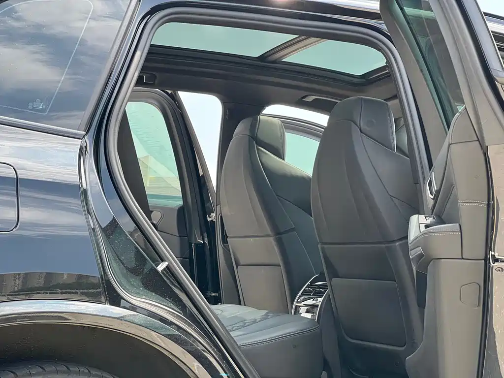 BMW X5 M — миниатюра 7