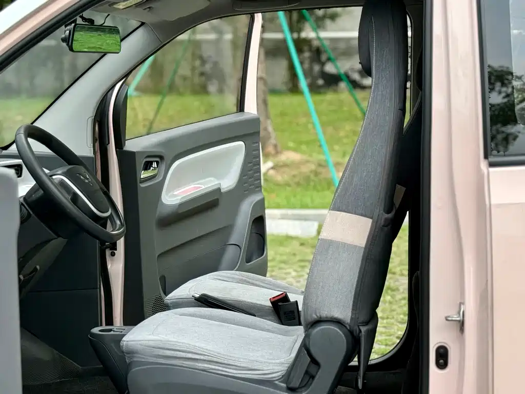 Wuling MINIEV — миниатюра 12
