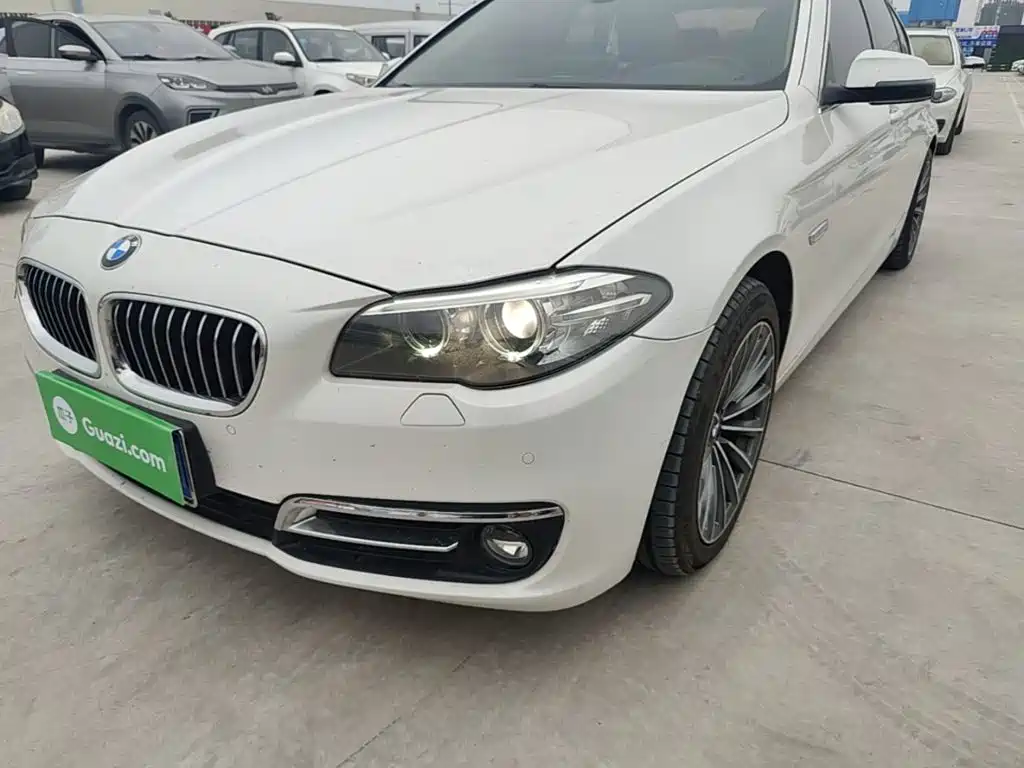 BMW 5 Series — миниатюра 24