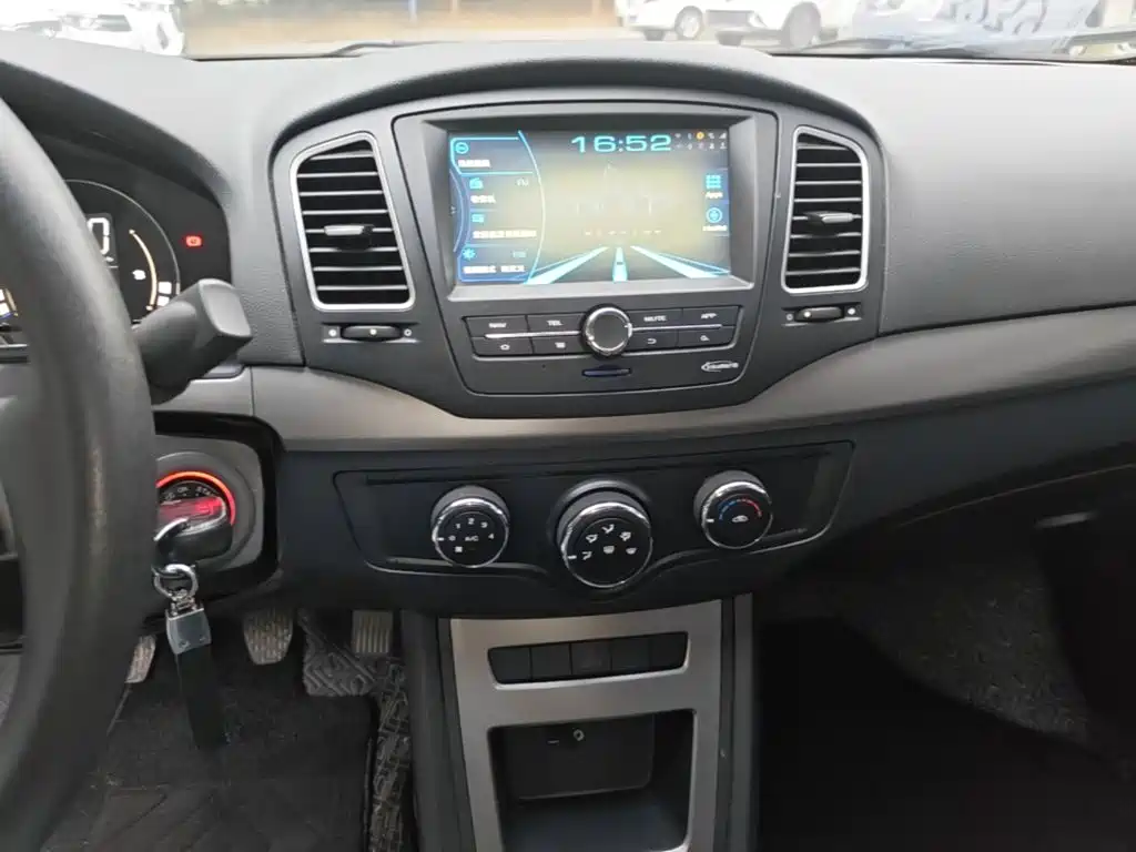 Roewe 350 — миниатюра 9