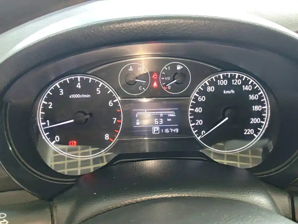 Nissan Tiida — миниатюра 12