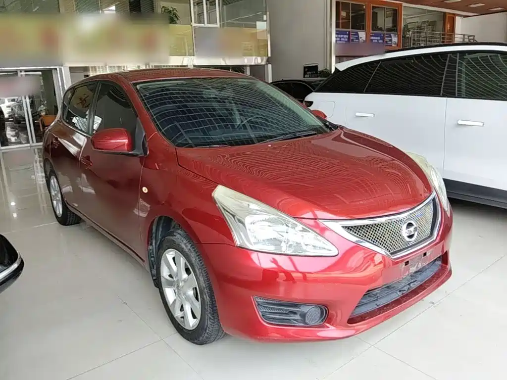 Nissan Tiida — миниатюра 4