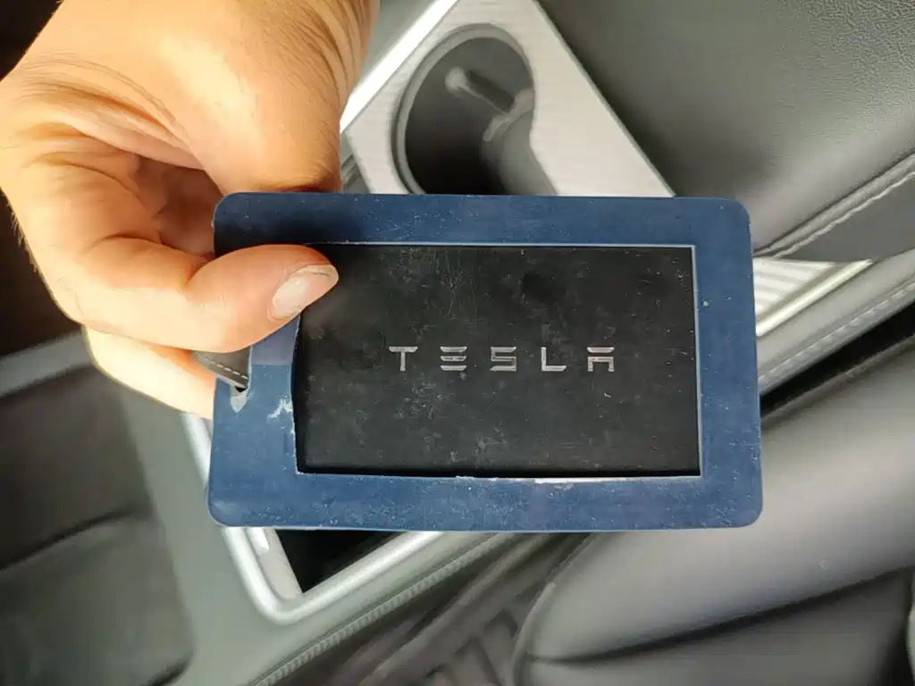Tesla Model 3 — миниатюра 9