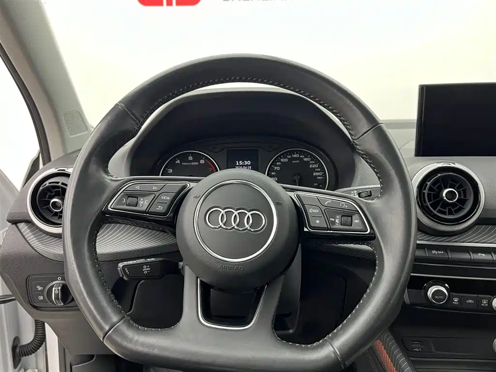 Audi Q2L 2022 35 TFSI Fashion