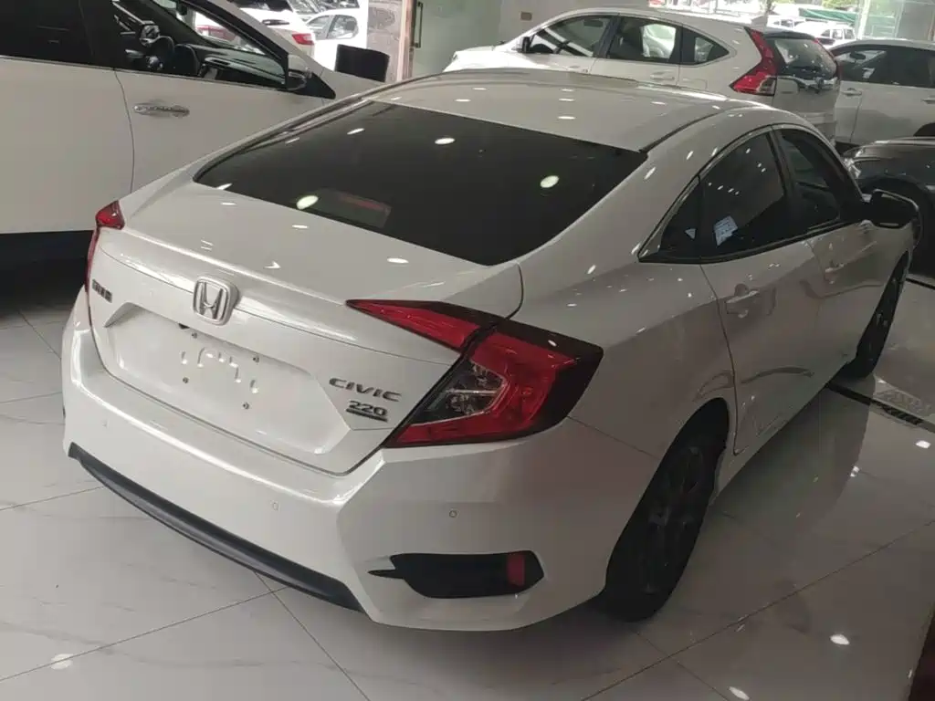 Honda Civic — миниатюра 7