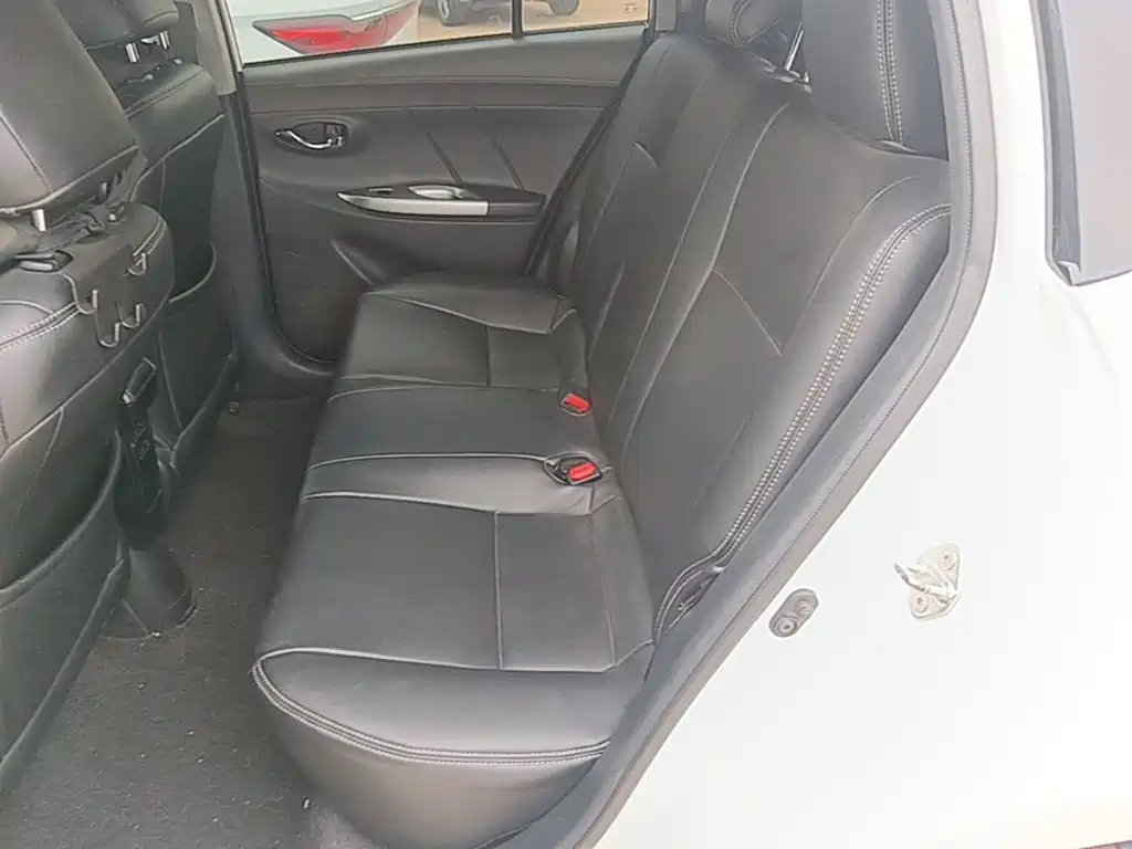 Toyota Yaris L — миниатюра 17