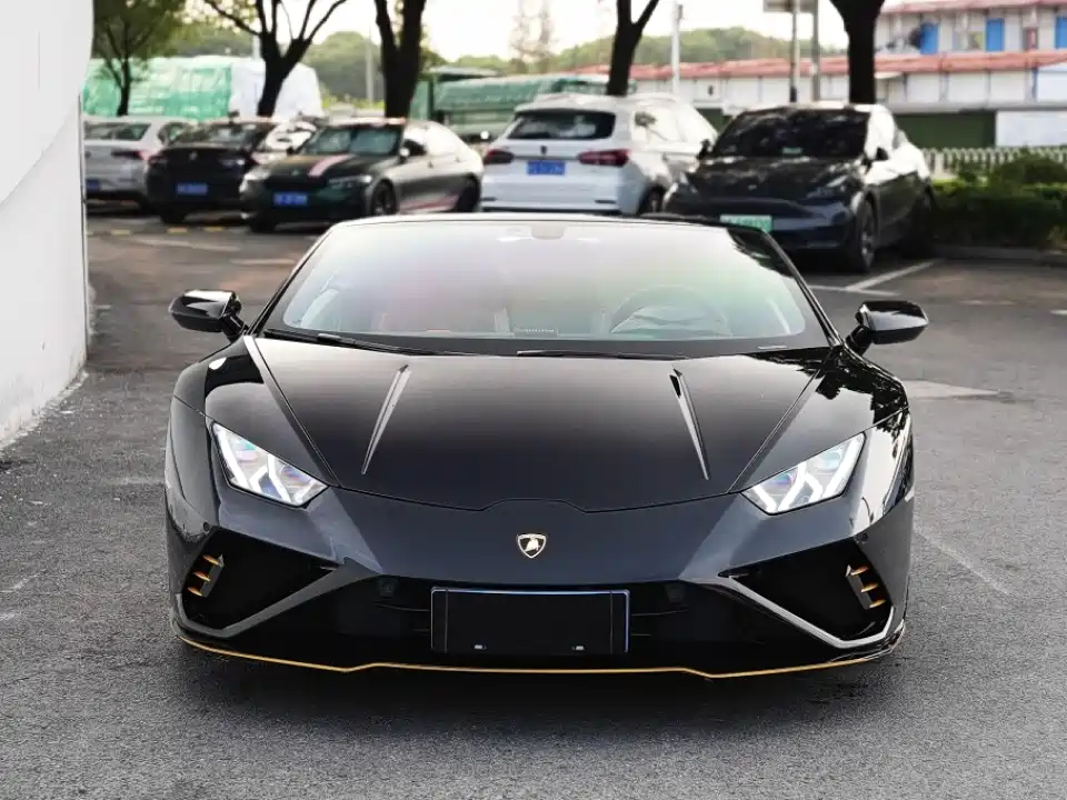 LAMBORGHINI HURACÁN