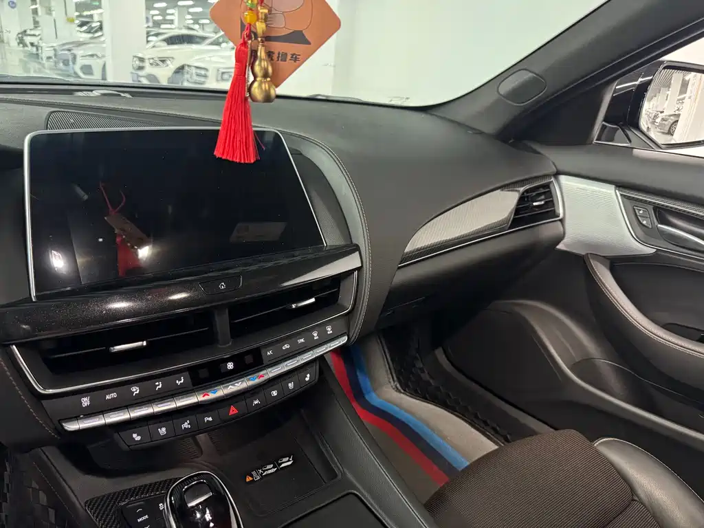 Cadillac CT5 — миниатюра 7