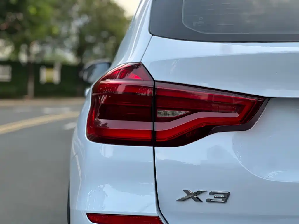BMW X3 — миниатюра 10