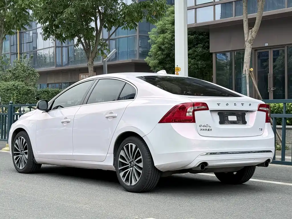 Volvo S60 — миниатюра 4