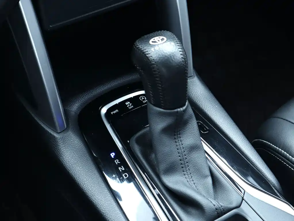 Toyota Corolla Cross — миниатюра 19