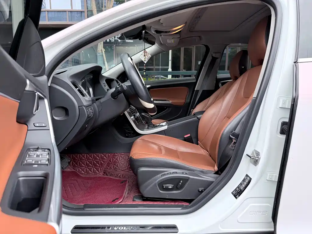 Volvo S60 — миниатюра 9