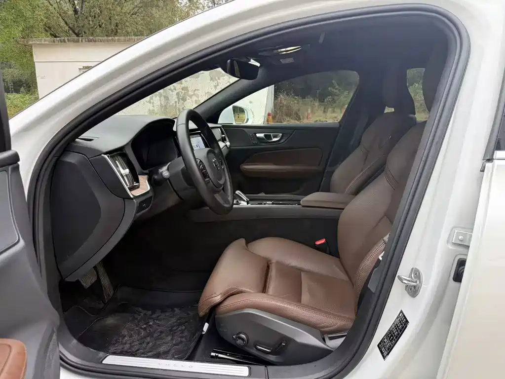 Volvo S60 — миниатюра 6