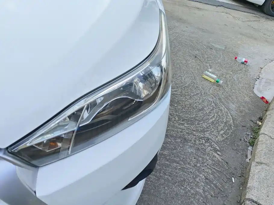 Toyota Yaris L — миниатюра 5