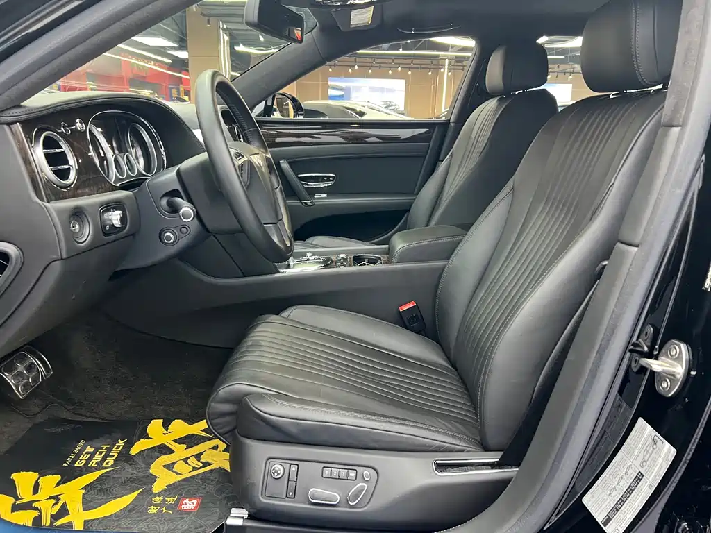 Bentley Flying Spur — миниатюра 12