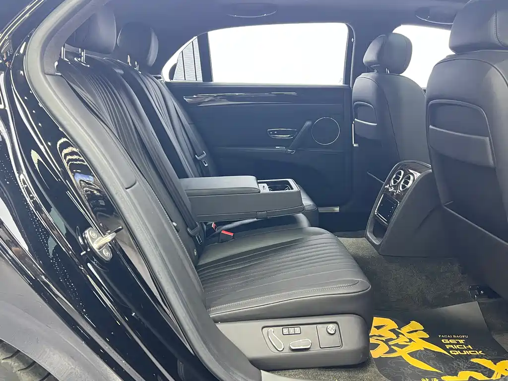 Bentley Flying Spur — миниатюра 15