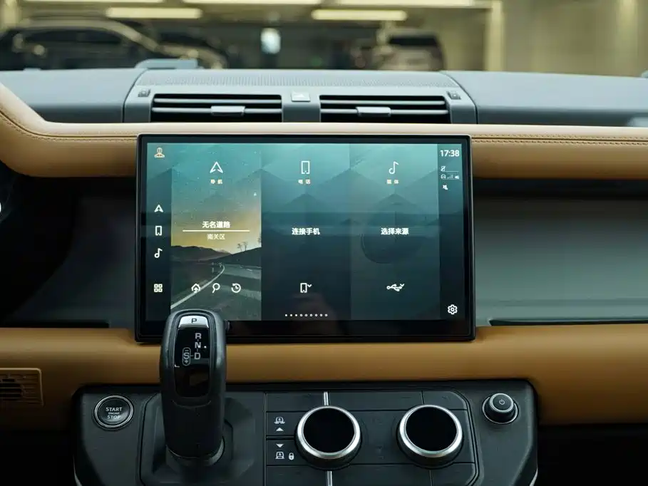 Land Rover Defender — миниатюра 17