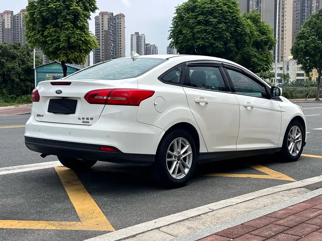 Ford Focus — миниатюра 7