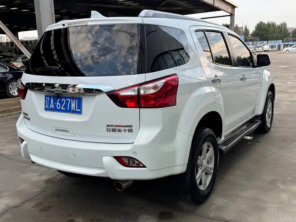 Isuzu MU-X — миниатюра 5