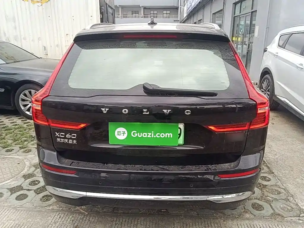 Volvo XC60 PHEV — миниатюра 6