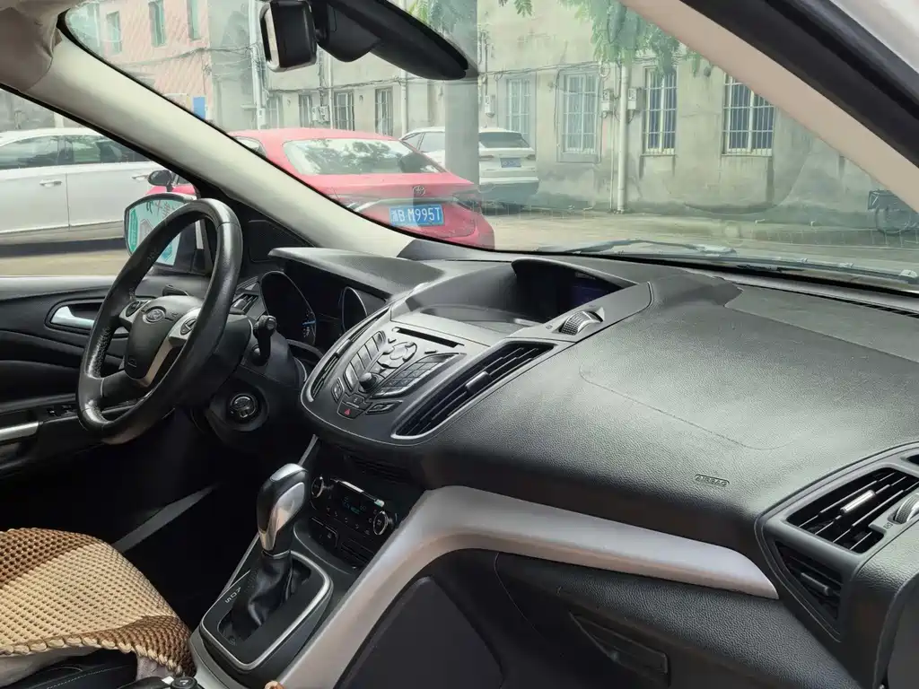 Ford Kuga — миниатюра 6