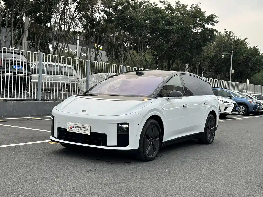 Li Auto 理想i8 2025