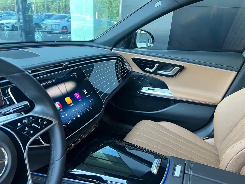 Mercedes-Benz E-Class — миниатюра 12