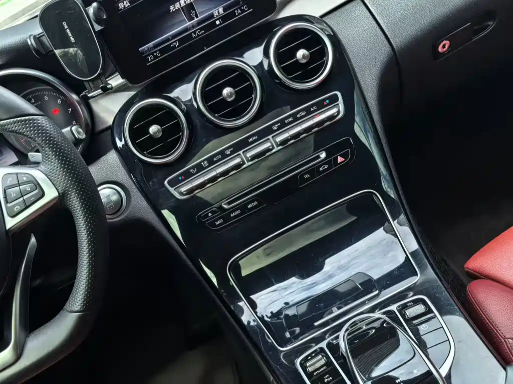 Mercedes-Benz C-Class — миниатюра 8