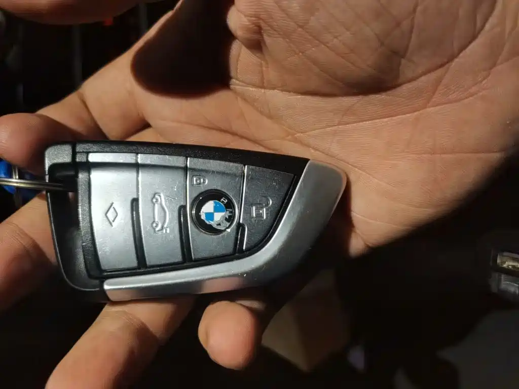 BMW 5 Series — миниатюра 9