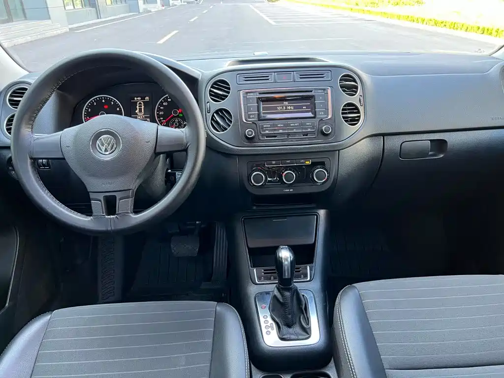 Volkswagen Tiguan — миниатюра 8