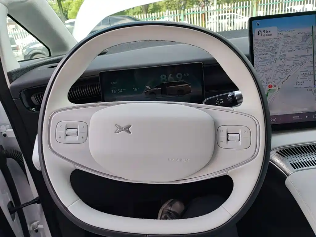 XPeng X9 — миниатюра 11