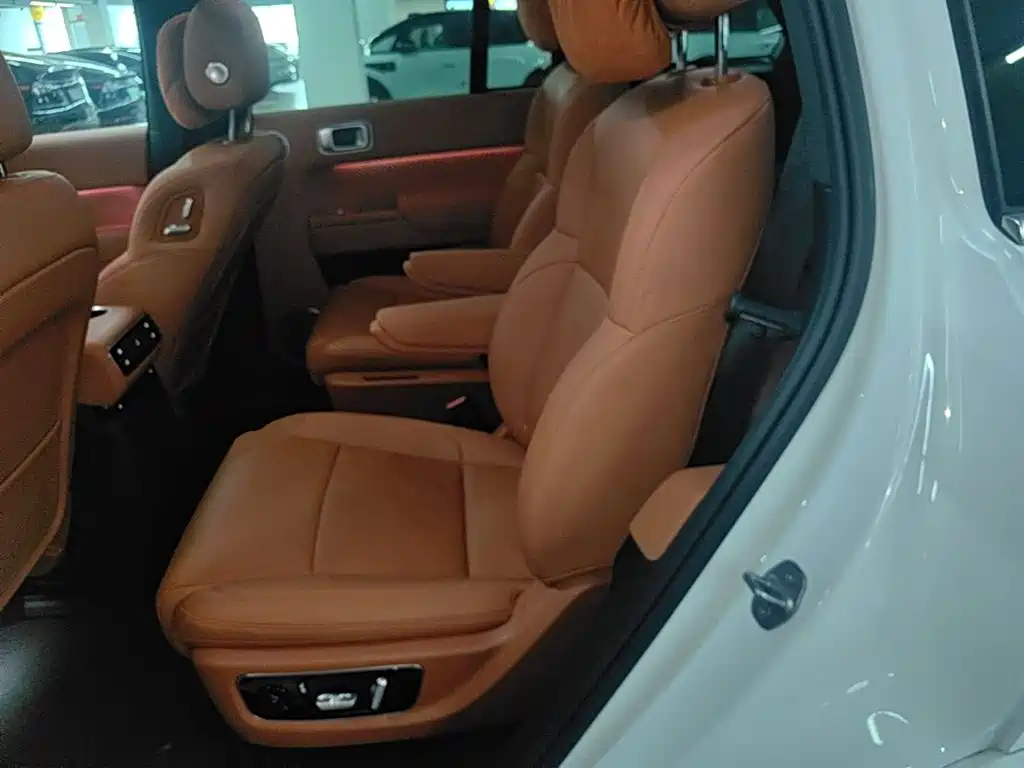 Li Auto Li L8 — миниатюра 17