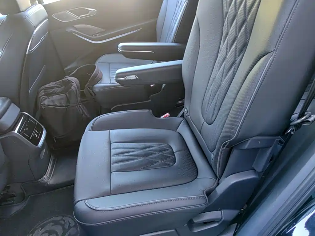 Hongqi Hongqi HS7 PHEV — миниатюра 17