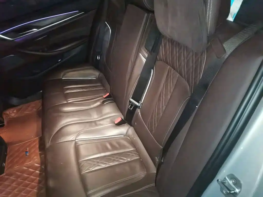 BMW 5 Series — миниатюра 18