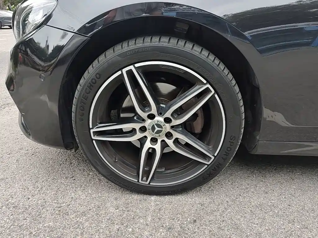 Mercedes-Benz E-Class — миниатюра 23