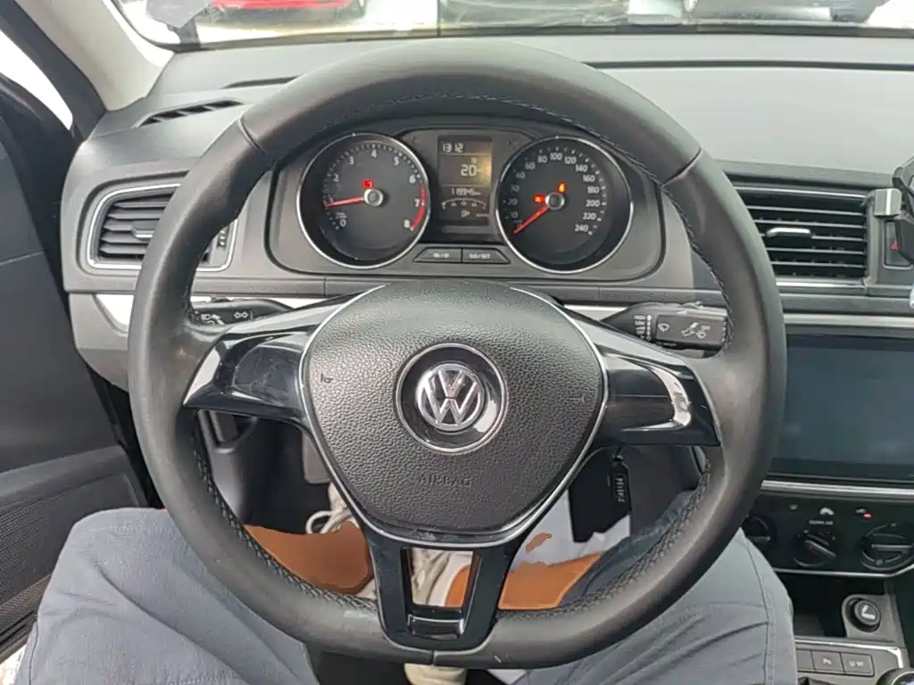 Volkswagen Lavida — миниатюра 11