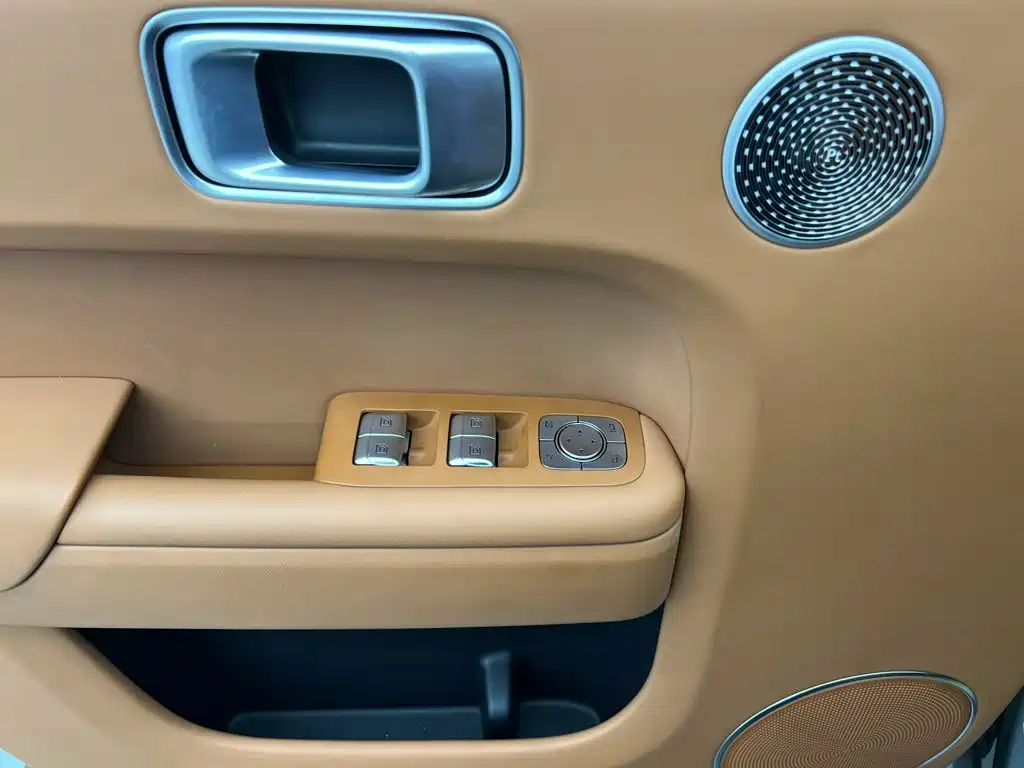 Li Auto Li L8 — миниатюра 18