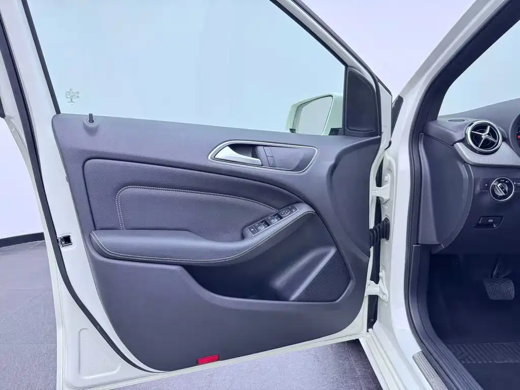 Mercedes-Benz B-Class — миниатюра 19