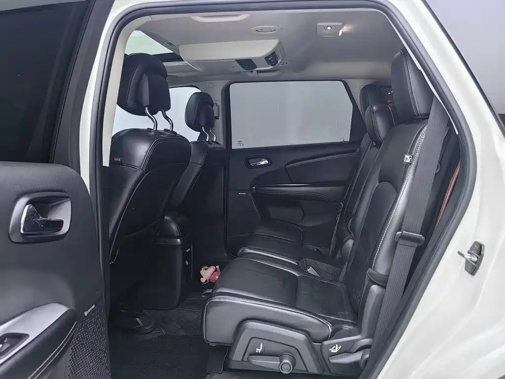 Dodge Journey — миниатюра 7